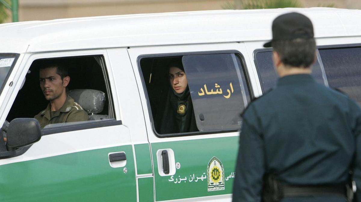 İran’da rejim oyun mu oynuyor?